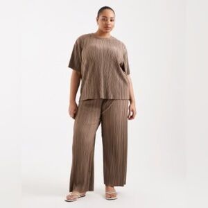 Dress Forum Ribbed Knit Top and Wide-Leg Pants Lounge Set - Large